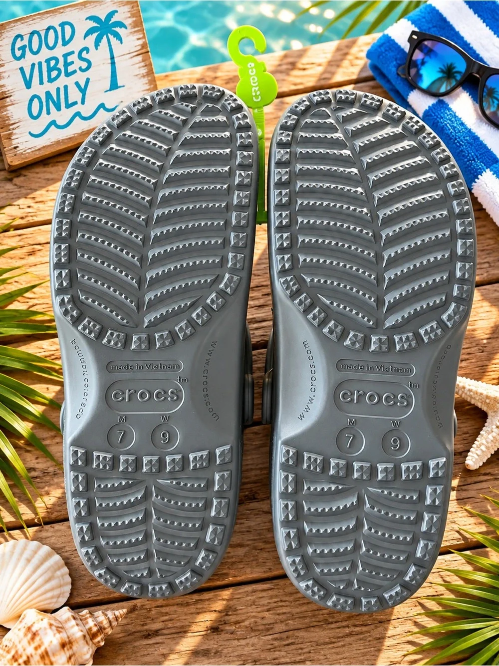 CROCS Kids Classic Clog in Gray